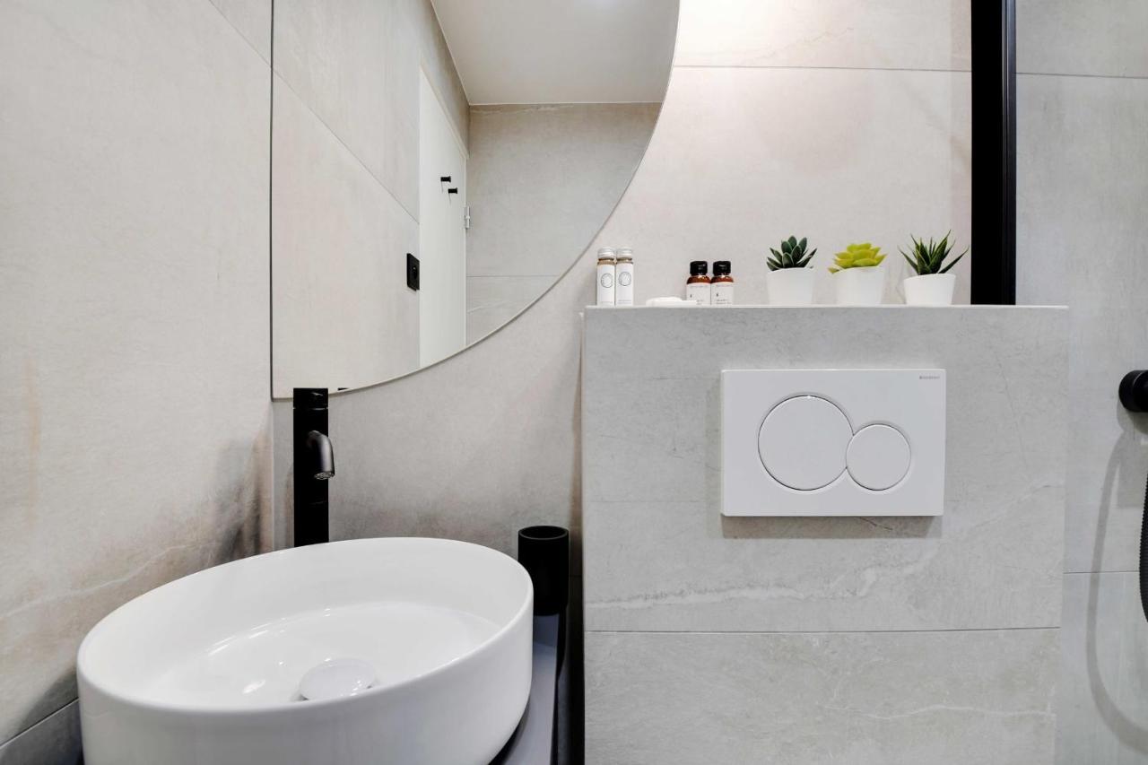 Amazing Apartment 1Br4P - Cremieux - Gare De Lyon Parijs Buitenkant foto